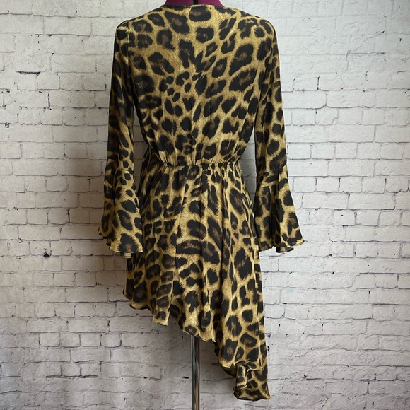 JJ’s Fairyland asymmetrical leopard print blouse size small - Picture 3 of 7